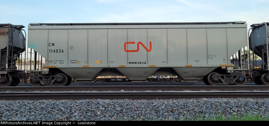 CN 114056